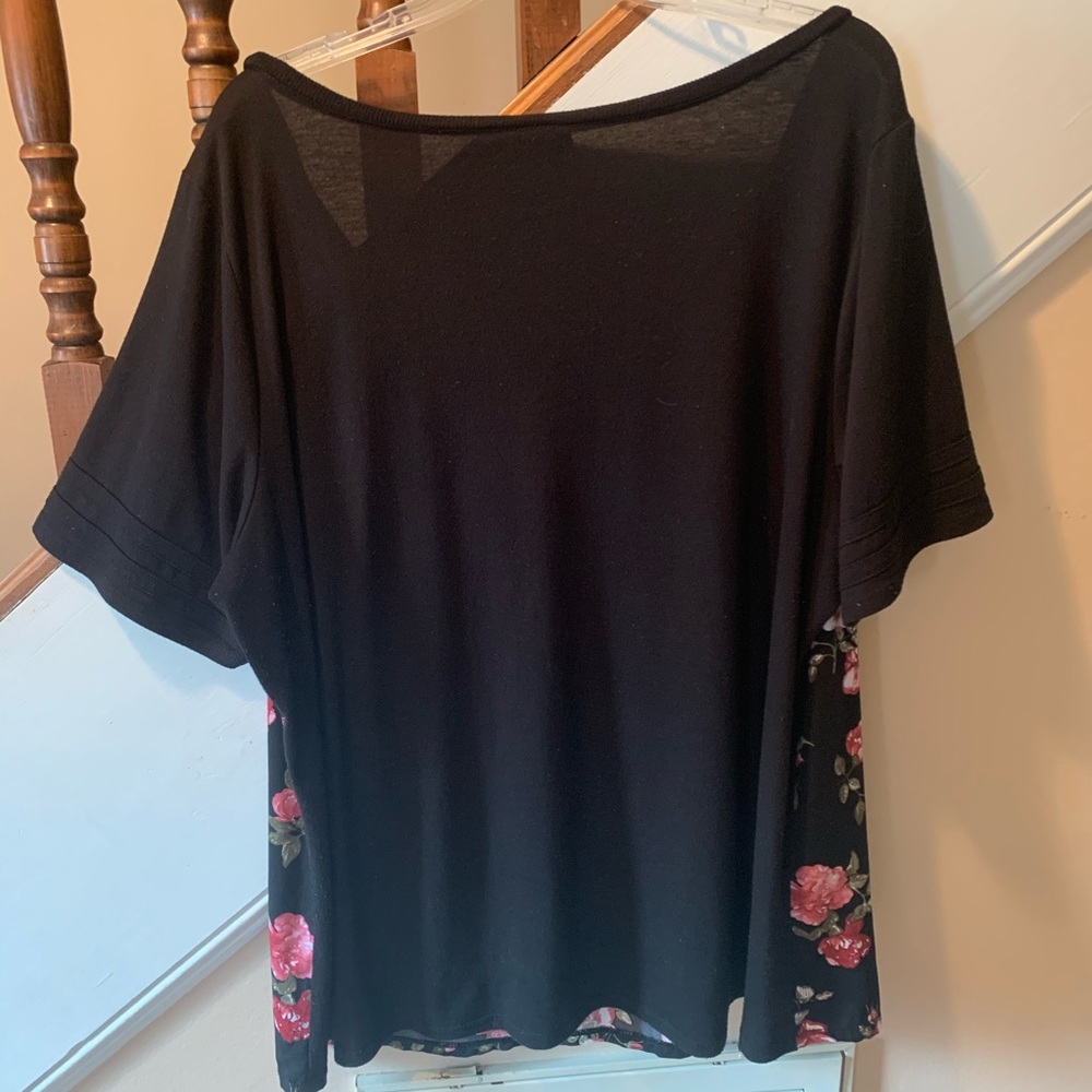 ❌SOLD❌ Torrid “REBEL” Floral Graphic Top - Picture 4 of 4